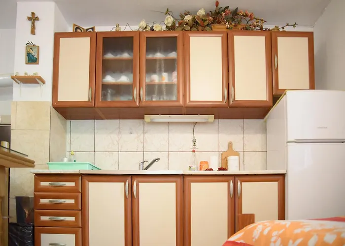 Apartments Cvitini Dvori Garjak