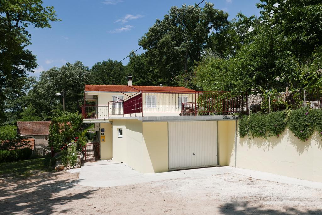 Cvitini Dvori Garjak Apartment *